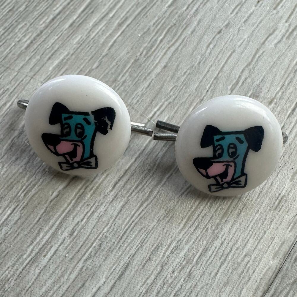 Lot of 2 Vintage Streamline Buttons Huckleberry Hound Hanna-Barbera Blue Dog